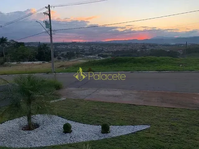 Casa com 814m² 3 quartos e 3 banheiros, à venda, no bairro Caixa D'água em Taubaté