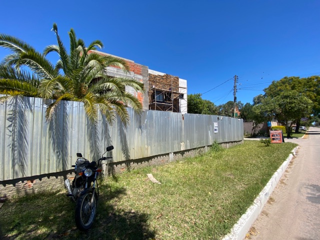 Casa 3 quartos e 3 banheiros, à venda, no bairro Laranjal em Pelotas