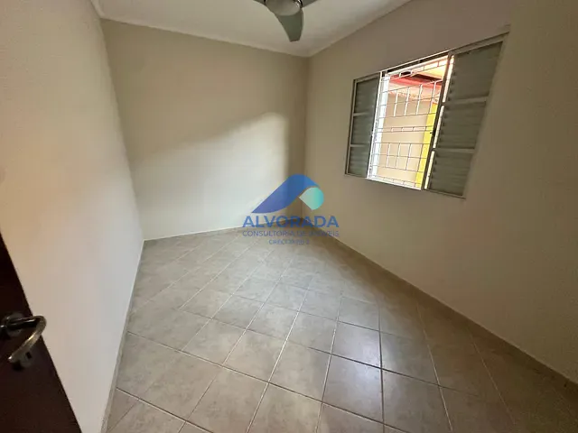 Casa 3 quartos e 2 banheiros, à venda, no bairro Bosque dos Eucaliptos em São José dos Campos