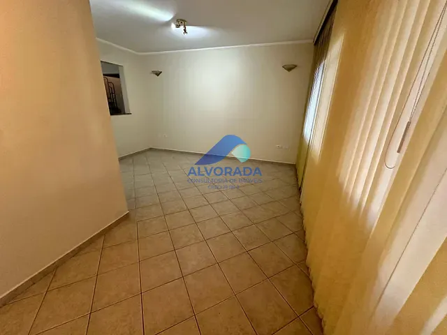 Casa 3 quartos e 2 banheiros, à venda, no bairro Bosque dos Eucaliptos em São José dos Campos
