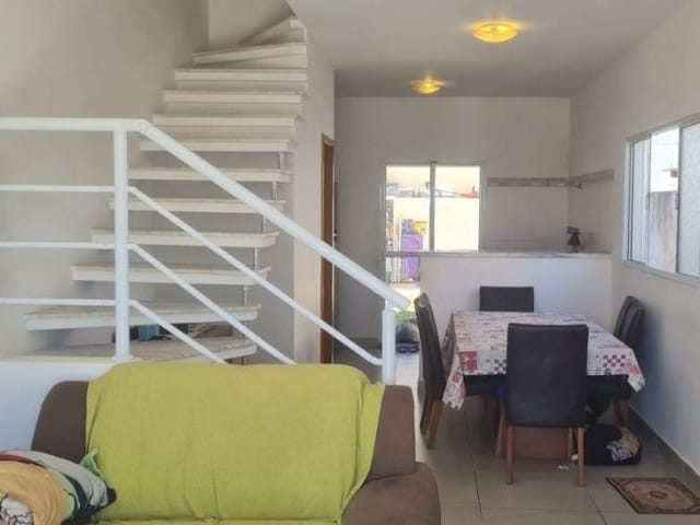 Casa com 125m² 2 quartos e 3 banheiros, à venda, no bairro Centro (Caucaia do Alto) em Cotia