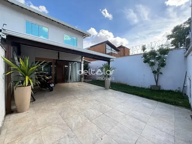 Casa com 222m² 3 quartos e 3 banheiros, à venda, no bairro Santa Amélia em Belo Horizonte