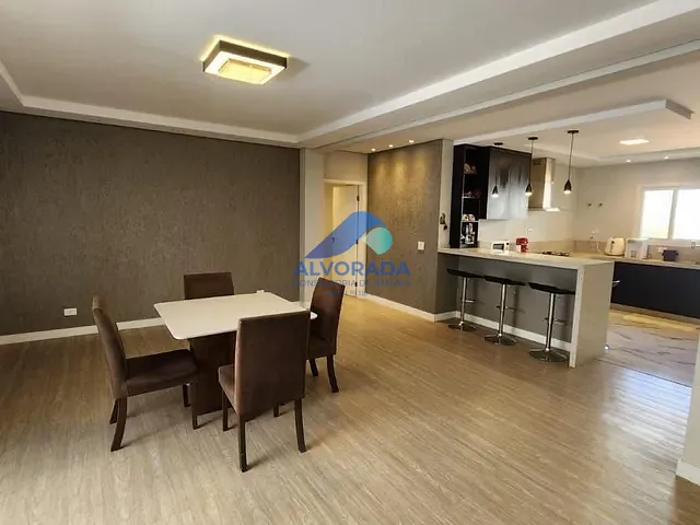Casa com 1000m² 4 quartos e 4 banheiros, à venda, no bairro Condomínio Residencial Mirante do Vale em Jacareí