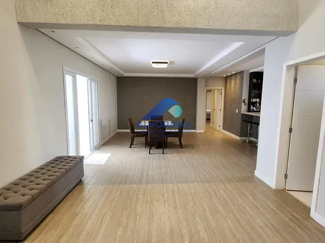 Casa com 1000m² 4 quartos e 4 banheiros, à venda, no bairro Condomínio Residencial Mirante do Vale em Jacareí