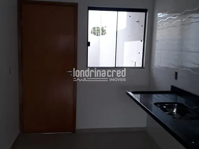 Casa 2 quartos e 2 banheiros, à venda, no bairro Esperança em Londrina