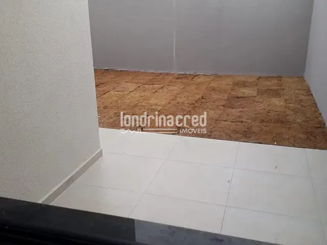 Casa 2 quartos e 2 banheiros, à venda, no bairro Esperança em Londrina