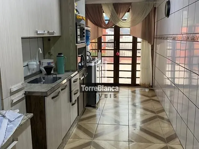 Casa com 264m² 3 quartos e 2 banheiros, à venda, no bairro Contorno em Ponta Grossa