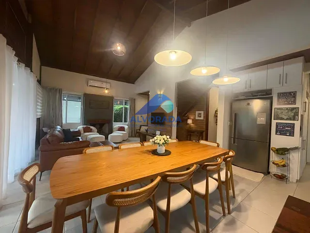 Casa com 315m² 4 quartos e 4 banheiros, à venda, no bairro Vila Pedra Branca em São Paulo