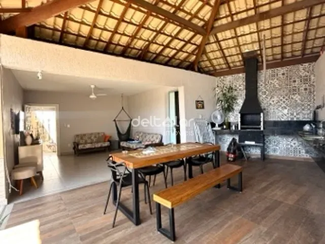 Casa com 404m² 3 quartos e 1 banheiro, à venda, no bairro Álvaro Camargos em Belo Horizonte