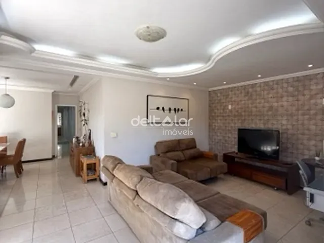 Casa com 404m² 3 quartos e 1 banheiro, à venda, no bairro Álvaro Camargos em Belo Horizonte