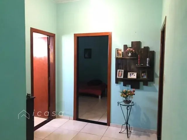Casa com 300m² 3 quartos e 2 banheiros, à venda, no bairro Vila Santa Izabel em Caçapava