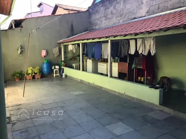 Casa com 300m² 3 quartos e 2 banheiros, à venda, no bairro Vila Santa Izabel em Caçapava