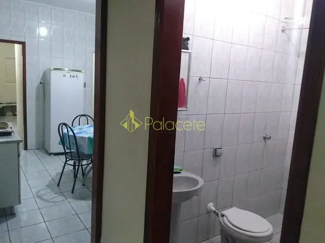 Casa com 150m² 2 quartos e 1 banheiro, à venda, no bairro Jardim Gurilândia em Taubaté
