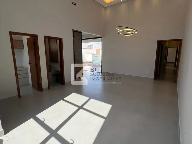 Casa com 300m² 3 quartos e 4 banheiros, à venda, no bairro Maria Candida em Indaiatuba
