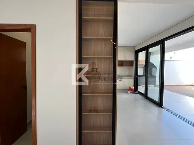 Casa com 300m² 3 quartos e 4 banheiros, à venda, no bairro Maria Candida em Indaiatuba