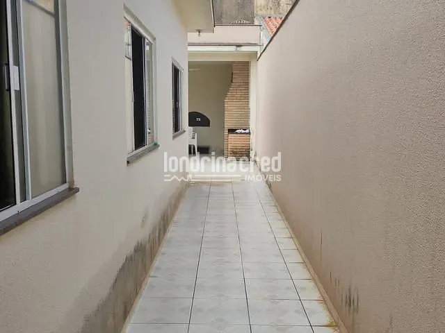 Casa com 180m² 3 quartos e 2 banheiros, à venda, no bairro San Fernando em Londrina
