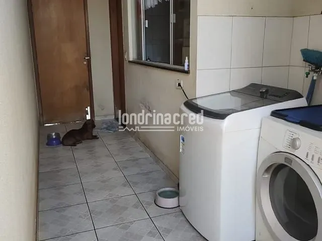Casa com 180m² 3 quartos e 2 banheiros, à venda, no bairro San Fernando em Londrina