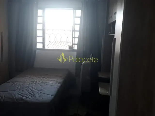 Casa com 300m² 3 quartos e 4 banheiros, à venda, no bairro Parque Santo Antônio em Taubaté