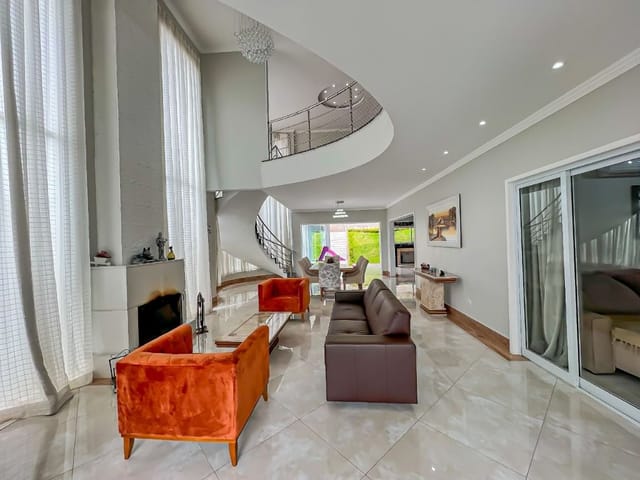 Casa com 560m² 4 quartos e 2 banheiros, à venda, no bairro Altos de São Fernando em Jandira