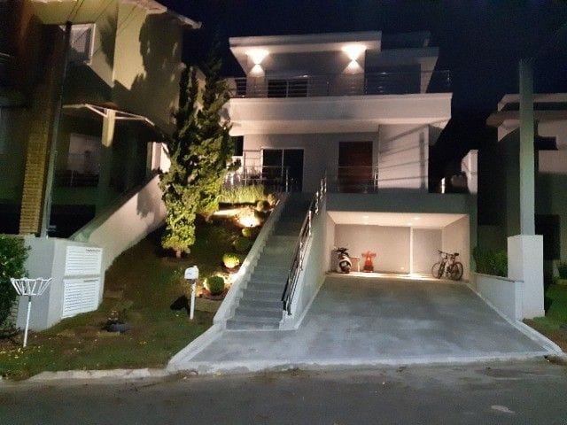 Casa com 350m² 3 quartos e 3 banheiros, à venda, no bairro Suru em Santana de Parnaíba