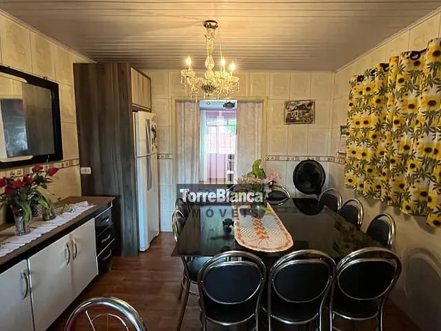 Casa com 449m² 3 quartos e 2 banheiros, à venda, no bairro Uvaranas em Ponta Grossa