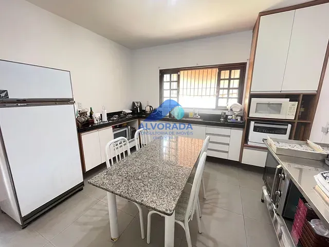 Casa 3 quartos e 2 banheiros, à venda, no bairro Bosque dos Eucaliptos em São José dos Campos