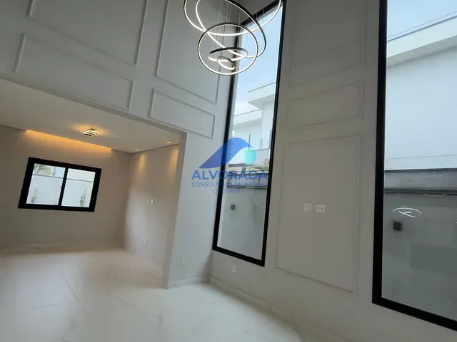 Casa com 451m² 4 quartos e 6 banheiros, à venda, no bairro Loteamento Vivant Urbanova em São José dos Campos