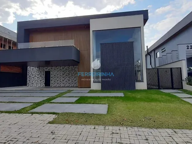 Casa com 700m² 4 quartos e 2 banheiros, à venda, no bairro Condomínio Reserva do Paratehy em São José dos Campos