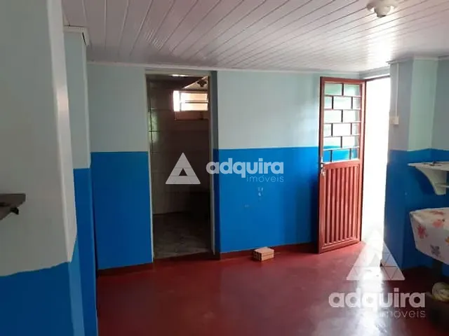 Casa com 490m² 4 quartos e 2 banheiros, à venda, no bairro Uvaranas em Ponta Grossa