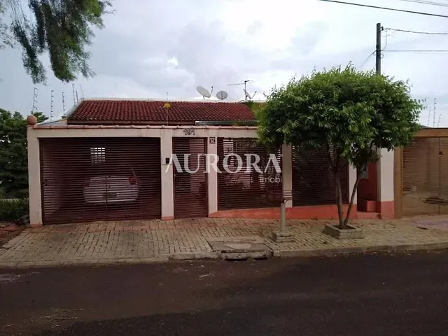 Casa com 250m² 4 quartos e 3 banheiros, à venda, no bairro Jardim Columbia D em Londrina