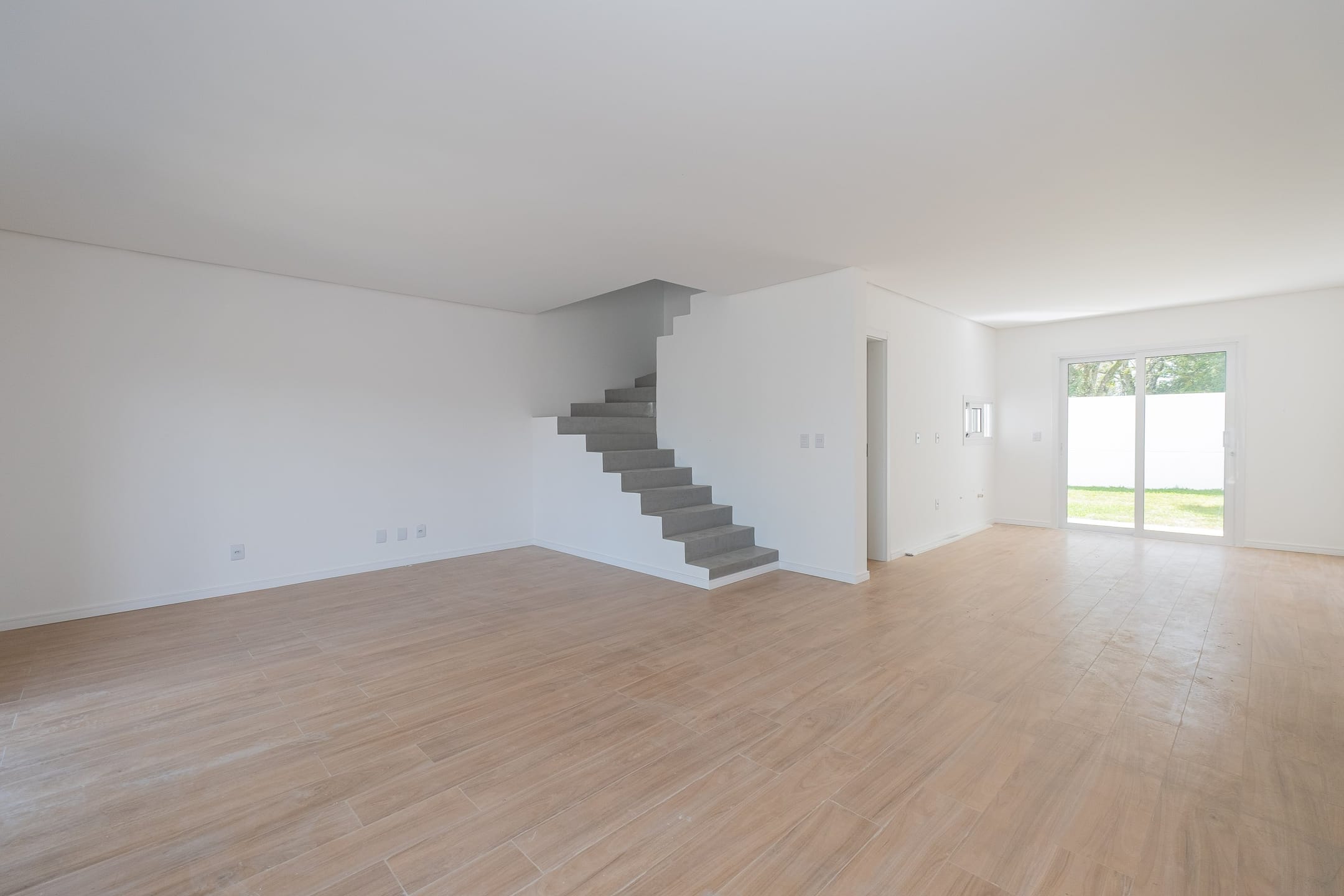 Casa à venda no Loteamento Reserva Assumpção, Laranjal – 122 m², 3 quartos (sendo 1 suíte), churrasqueira, sacada e 2 vagas.