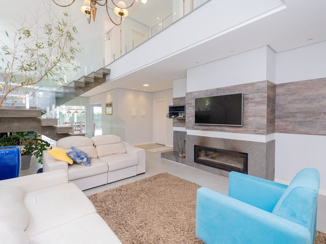Casa com 365m² 3 quartos e 5 banheiros, à venda, no bairro Laranjal em Pelotas
