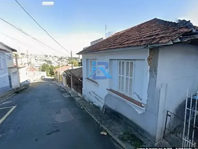 Casa com 300m² 3 quartos e 3 banheiros, à venda, no bairro Centro em Itatiba