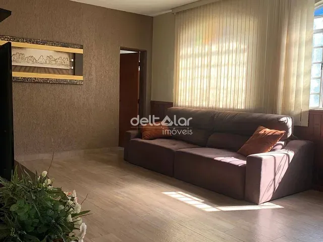 Casa com 378m² 6 quartos e 5 banheiros, à venda, no bairro São João Batista (Venda Nova) em Belo Horizonte