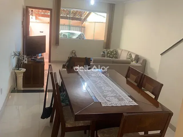 Casa com 120m² 3 quartos e 3 banheiros, à venda, no bairro Santa Mônica em Belo Horizonte