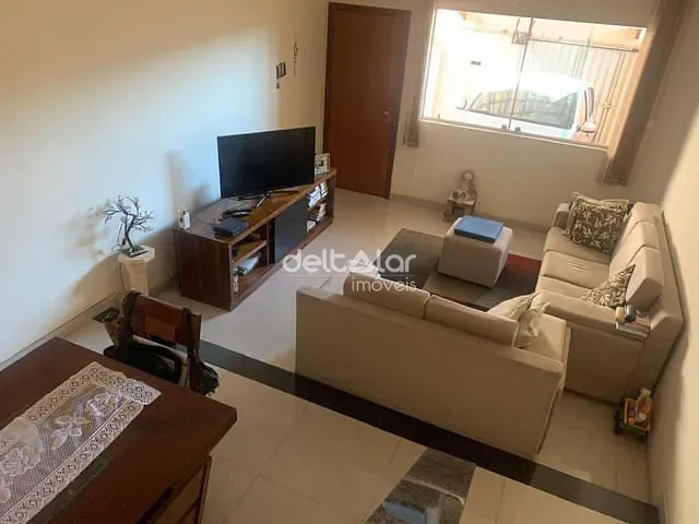 Casa com 120m² 3 quartos e 3 banheiros, à venda, no bairro Santa Mônica em Belo Horizonte