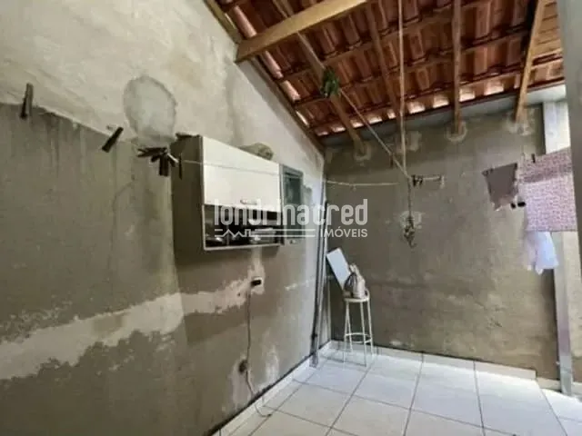 Casa à venda, no bairro Parque Industrial José Belinati em Londrina