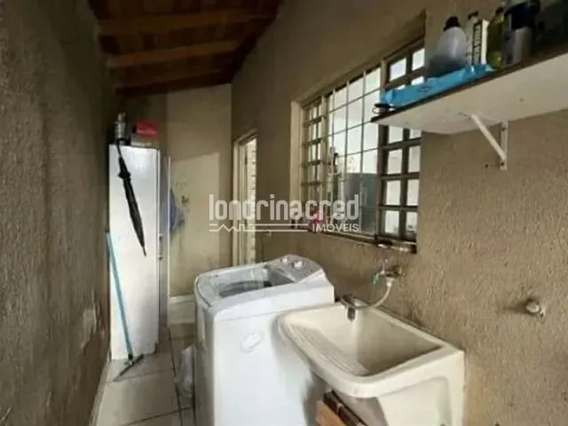 Casa à venda, no bairro Parque Industrial José Belinati em Londrina
