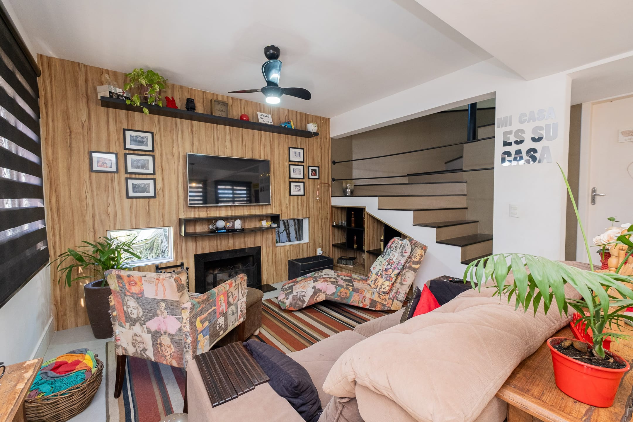 Casa à venda no Recanto de Portugal, Laranjal: 3 quartos (1 suíte com hidromassagem), piscina, espaço gourmet e 2 vagas cobertas.