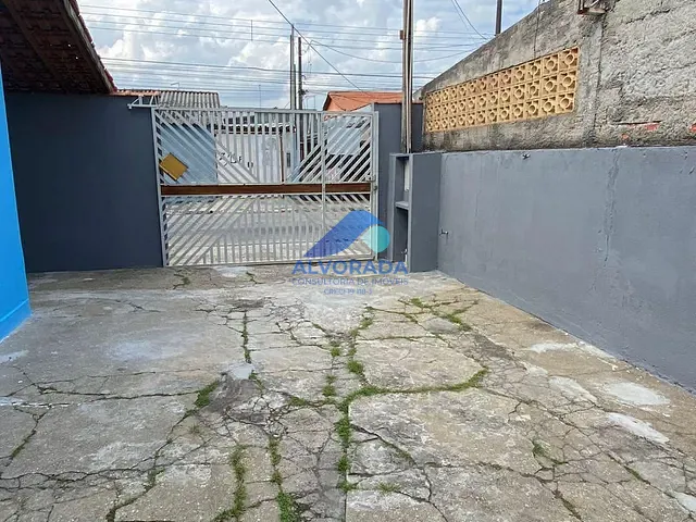 Casa com 180m² 2 quartos e 2 banheiros, à venda, no bairro Jardim Imperial em São José dos Campos