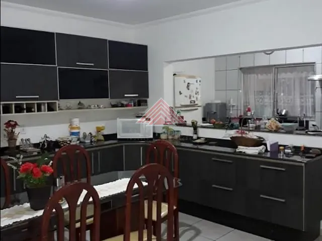 Casa com 250m² 3 quartos e 4 banheiros, à venda, no bairro Jardim Primavera em Mauá