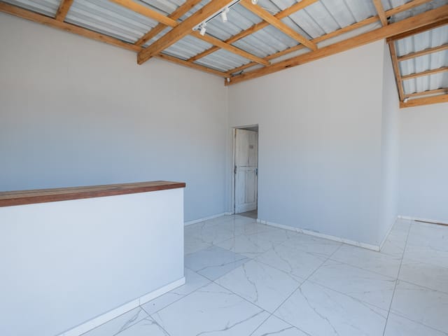 Casa com 1m² 2 quartos e 1 banheiro, para alugar, no bairro Areal em Pelotas