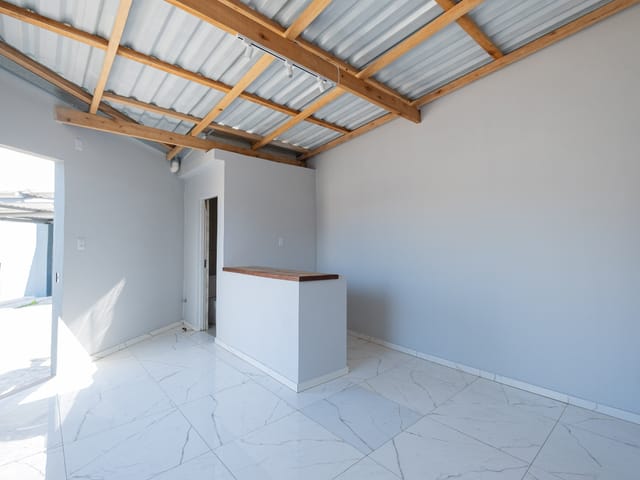 Casa com 1m² 2 quartos e 1 banheiro, para alugar, no bairro Areal em Pelotas