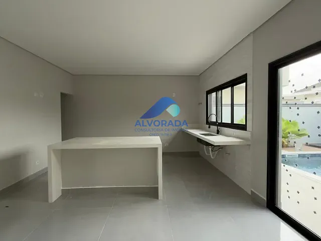 Casa com 250m² 4 quartos e 4 banheiros, à venda, no bairro Urbanova VII em São José dos Campos