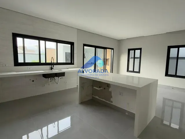 Casa com 250m² 4 quartos e 4 banheiros, à venda, no bairro Urbanova VII em São José dos Campos