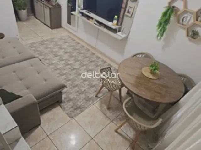 Casa 2 quartos e 1 banheiro, à venda, no bairro Vila Cloris em Belo Horizonte