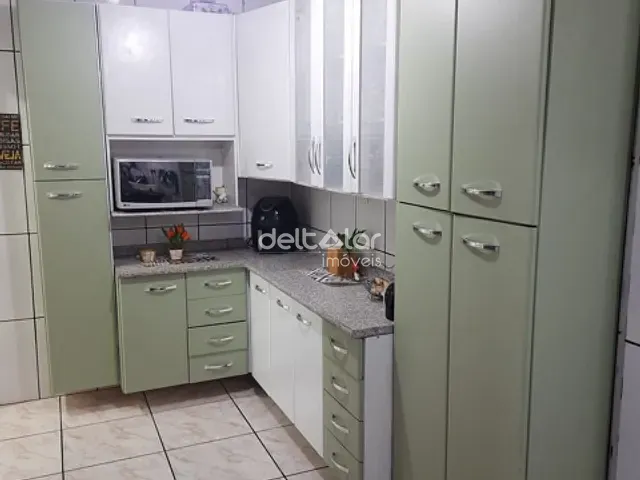 Casa 2 quartos e 1 banheiro, à venda, no bairro Vila Cloris em Belo Horizonte