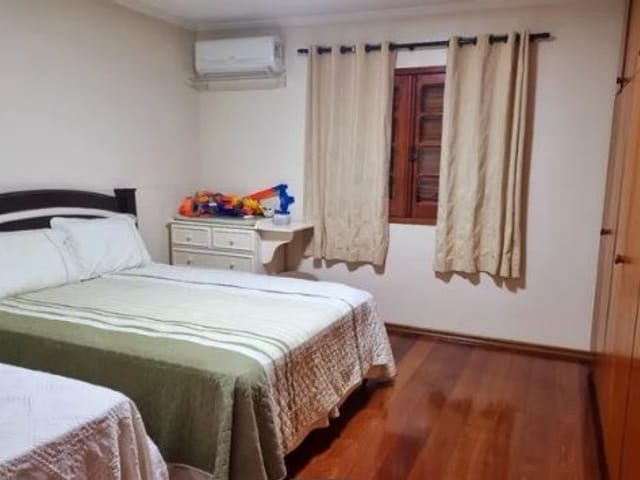 Casa com 325m² 4 quartos e 2 banheiros, à venda, no bairro Urbanova em São José dos Campos