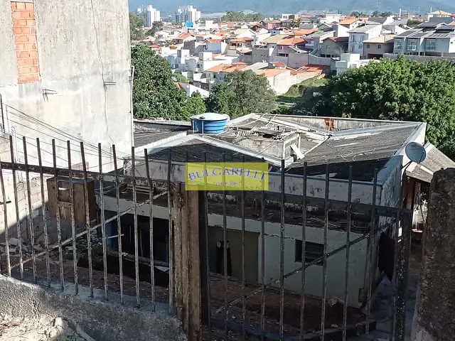 Casa com 400m² 2 quartos e 3 banheiros, à venda, no bairro Vila Marlene em Jundiaí