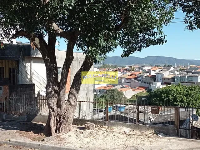 Casa com 400m² 2 quartos e 3 banheiros, à venda, no bairro Vila Marlene em Jundiaí